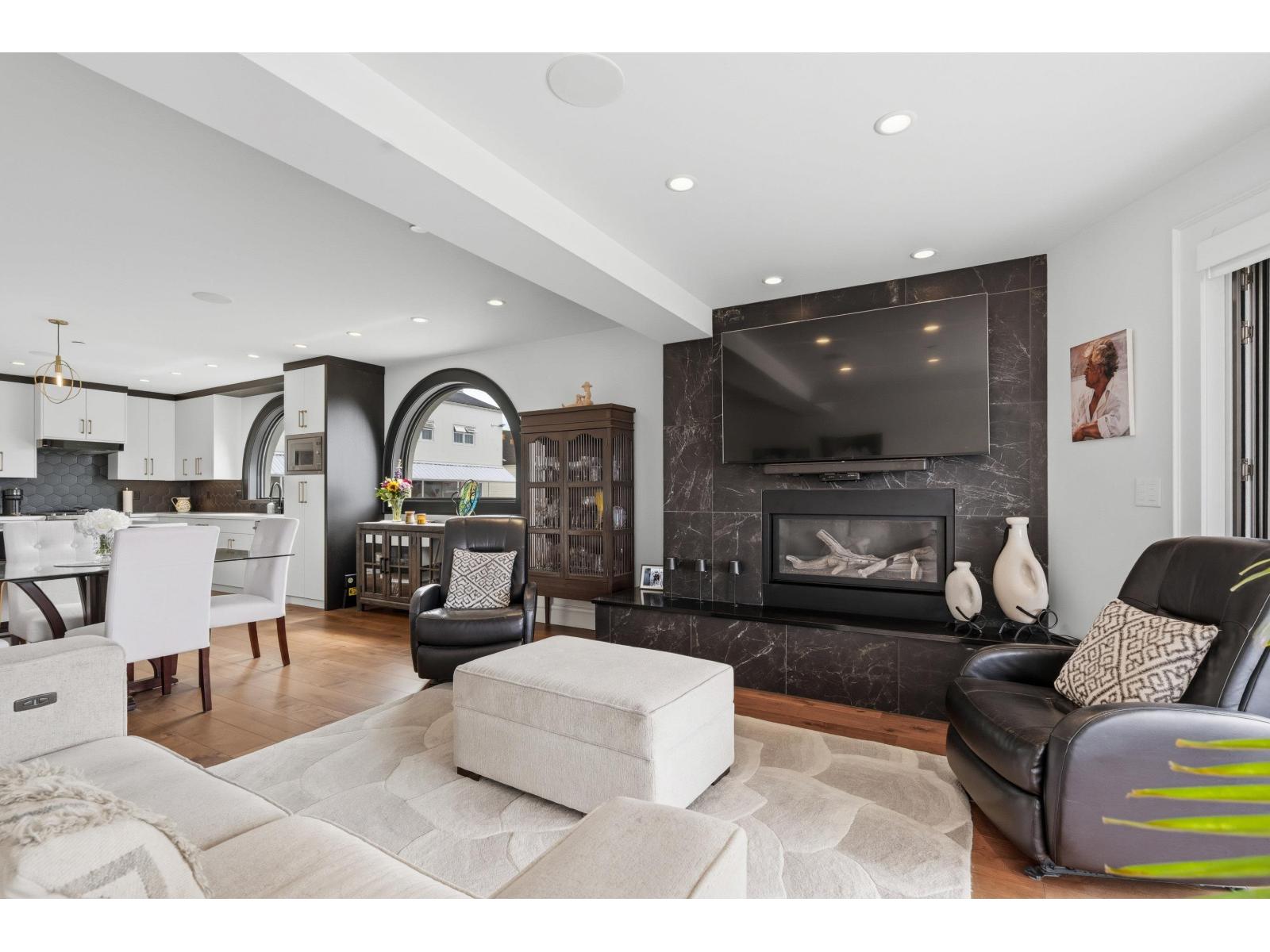 101 15219 ROYAL AVENUE, White Rock