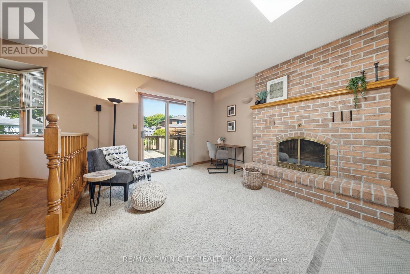 4-bedroom home for sale at 22 COLONIAL CRESCENT, Brantford ON · photo 22 of 40