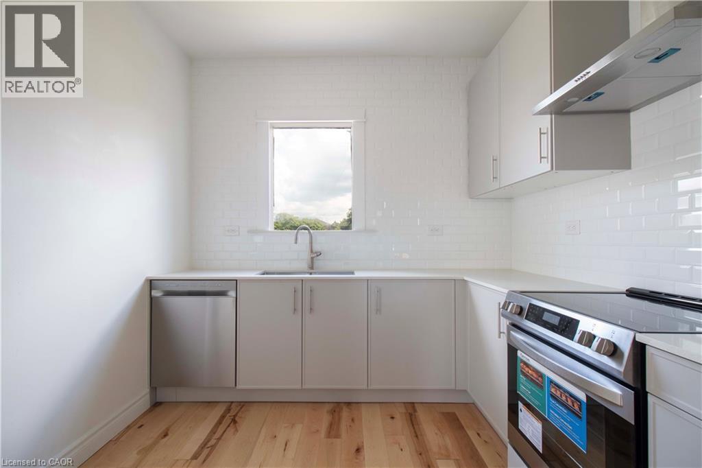 36 FULLERTON Avenue - Image 16
