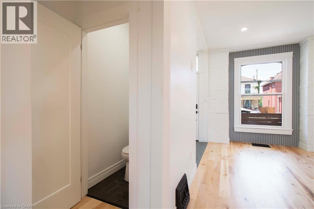 36 FULLERTON Avenue - Image 12