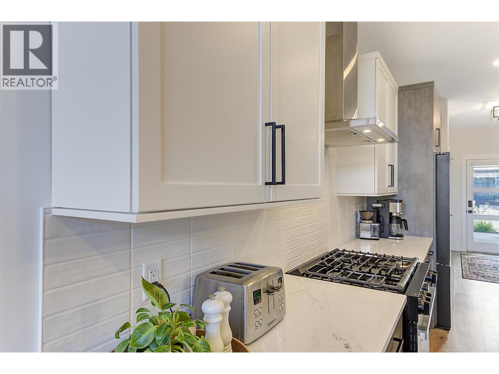 6 2835 Canyon Crest Drive, West Kelowna