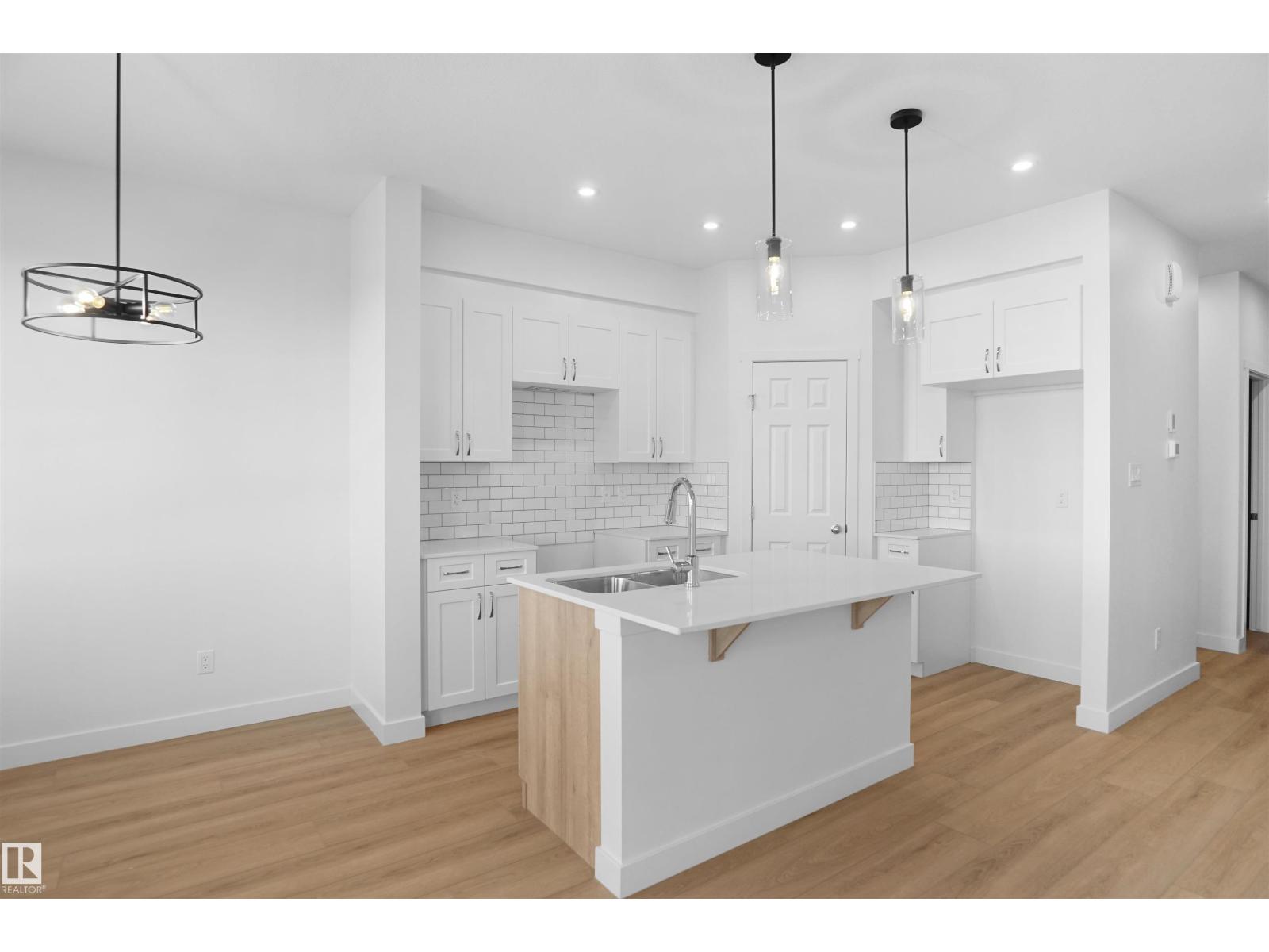 20928 16 AV NW - 12