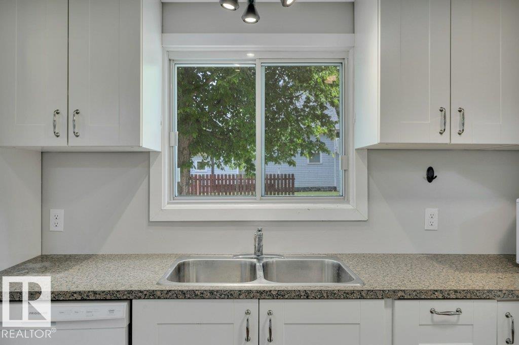 4712 47 AV — photo 13