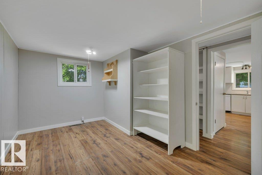 4712 47 AV — photo 18