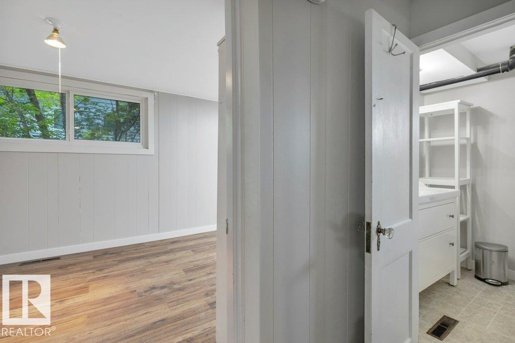4712 47 AV — photo 21