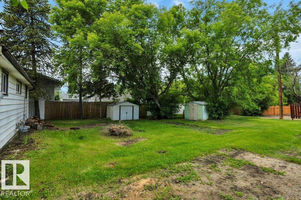 4712 47 AV — photo 37