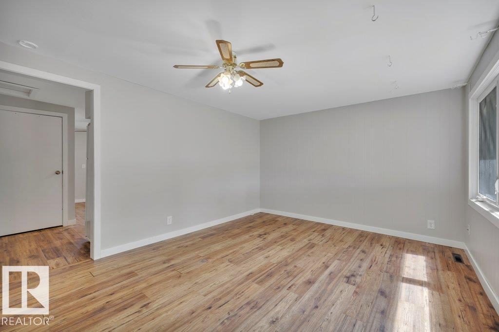 4712 47 AV — photo 7