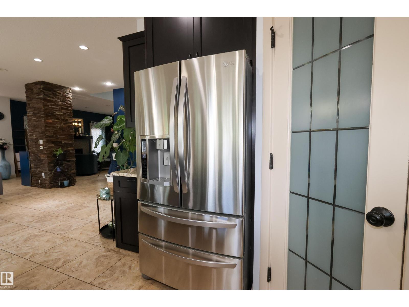 9720 102 AV — photo 13