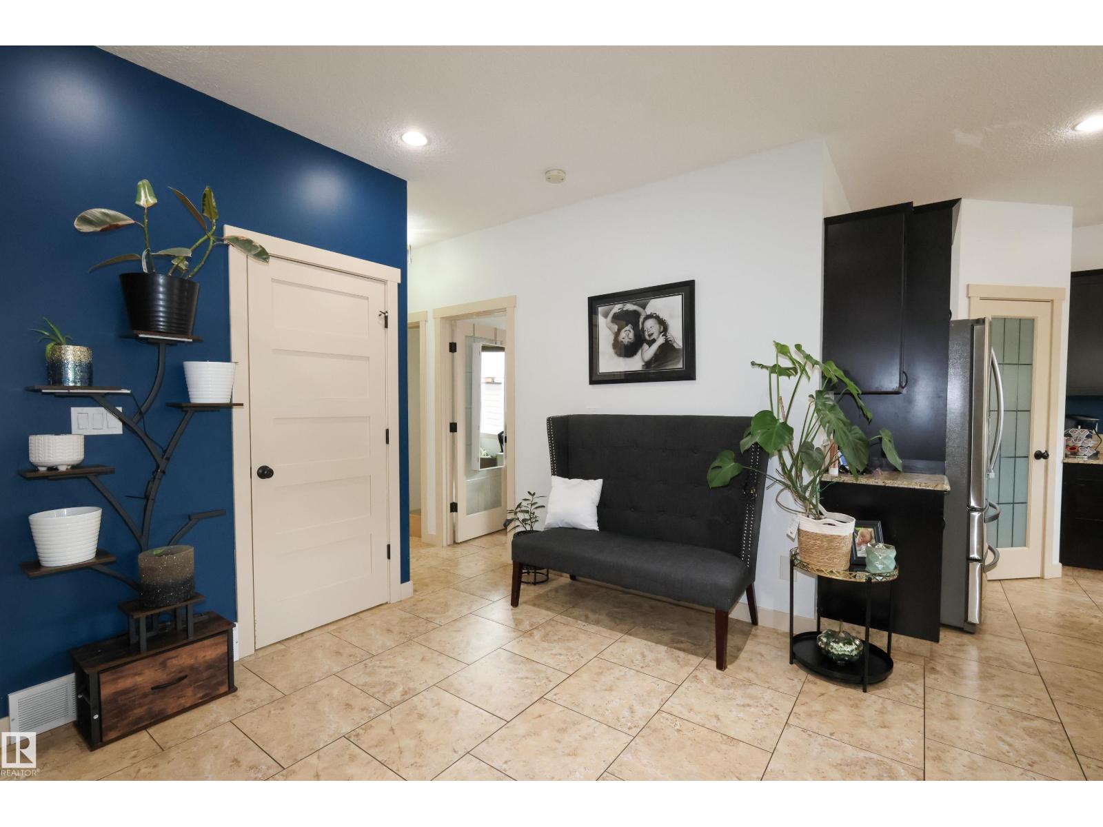 9720 102 AV — photo 14