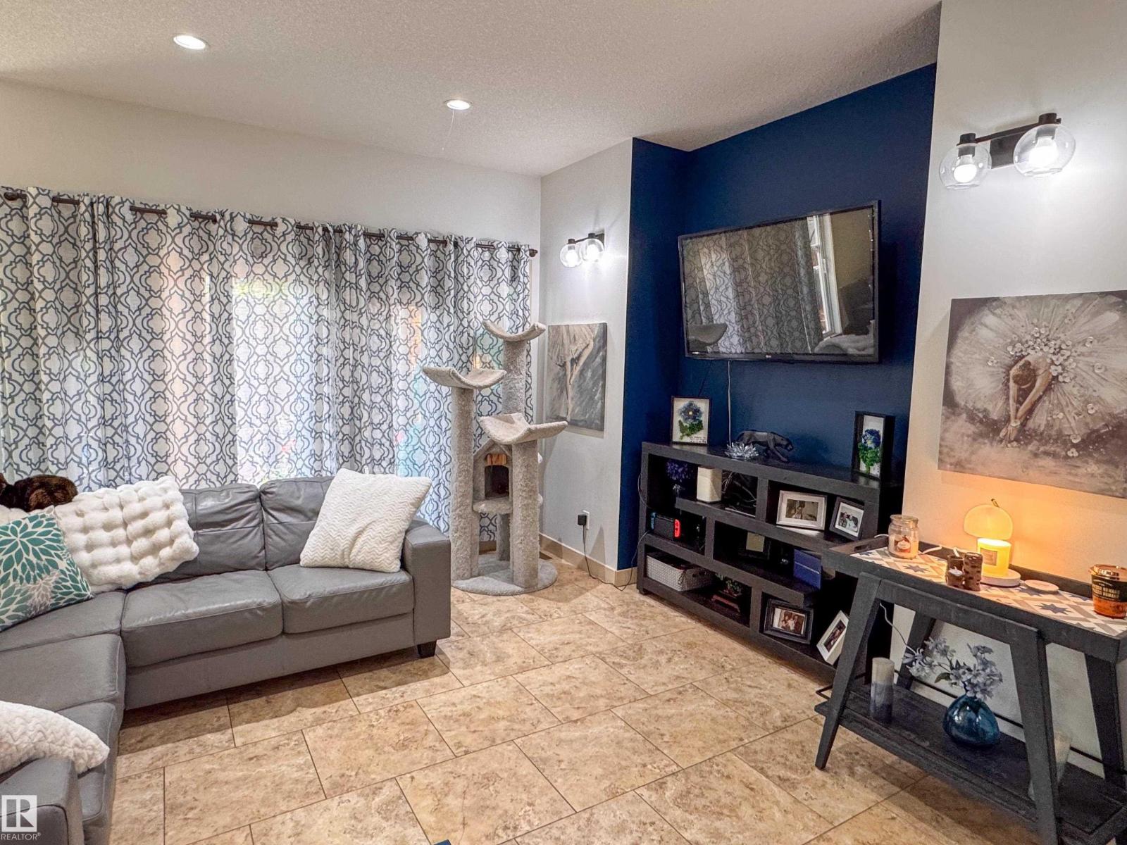9720 102 AV — photo 16