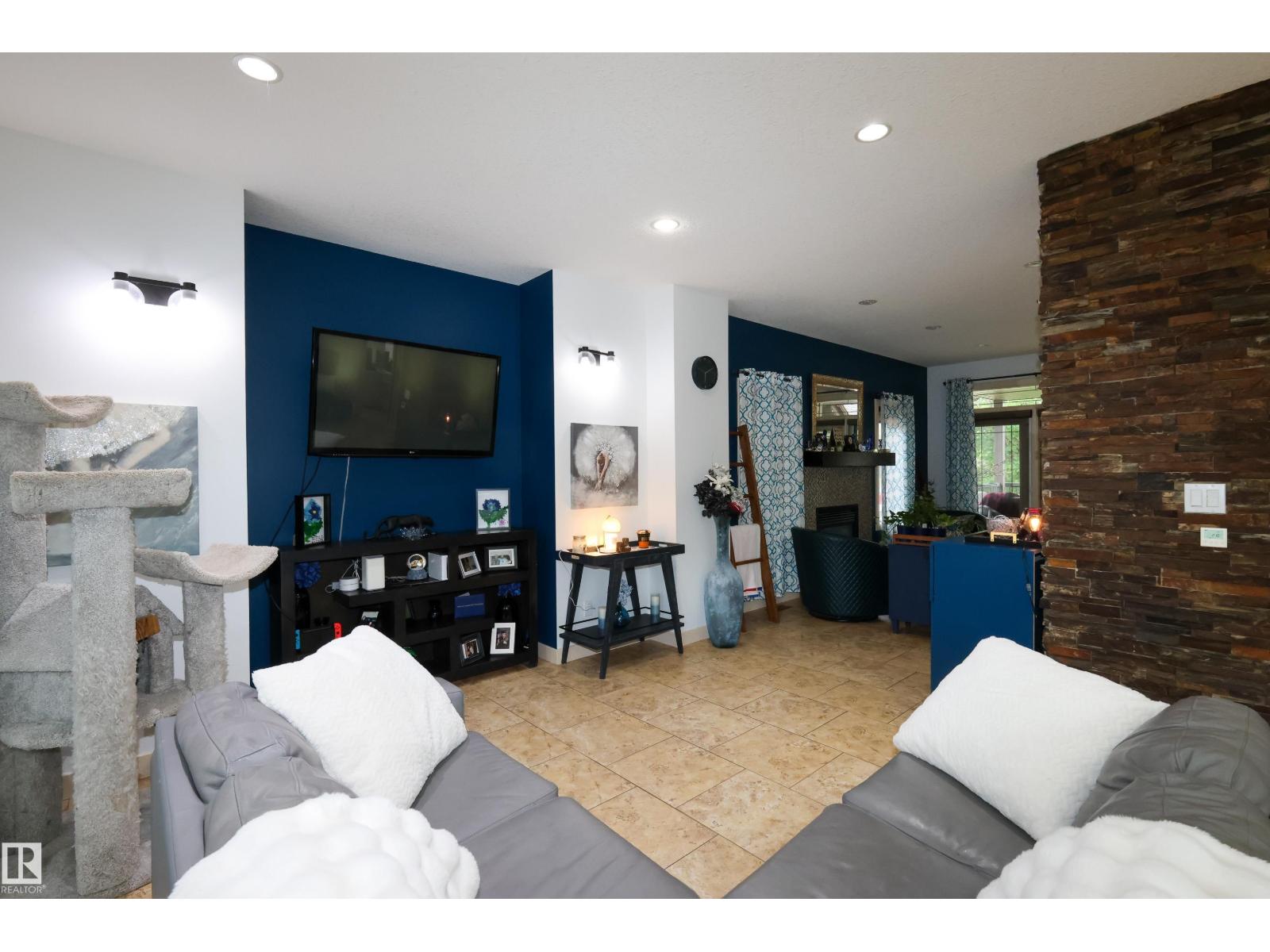 9720 102 AV — photo 18