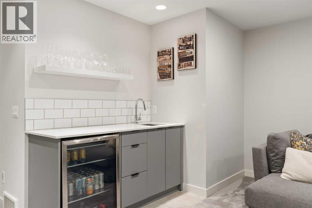 5406 21 Street SW - 38