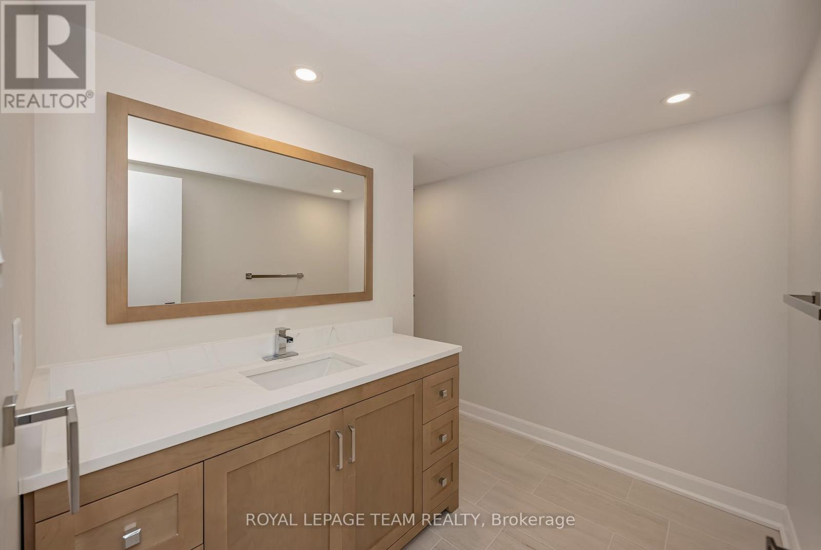 4 Bed, 2 Bath Apartment for Sale in Ottawa – 214 – 2630 SOUTHVALE CRESCENT, Ottawa – MLS# X13477248 - Image 37