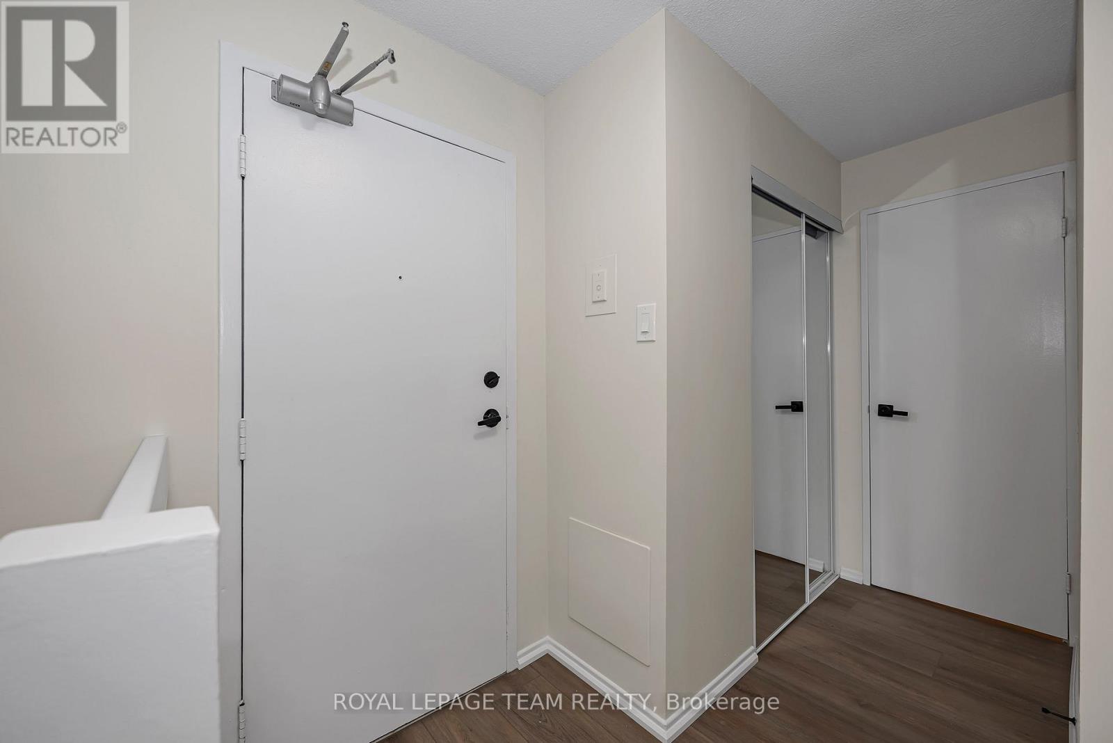 4 Bed, 2 Bath Apartment for Sale in Ottawa – 214 – 2630 SOUTHVALE CRESCENT, Ottawa – MLS# X13477248 - Image 9