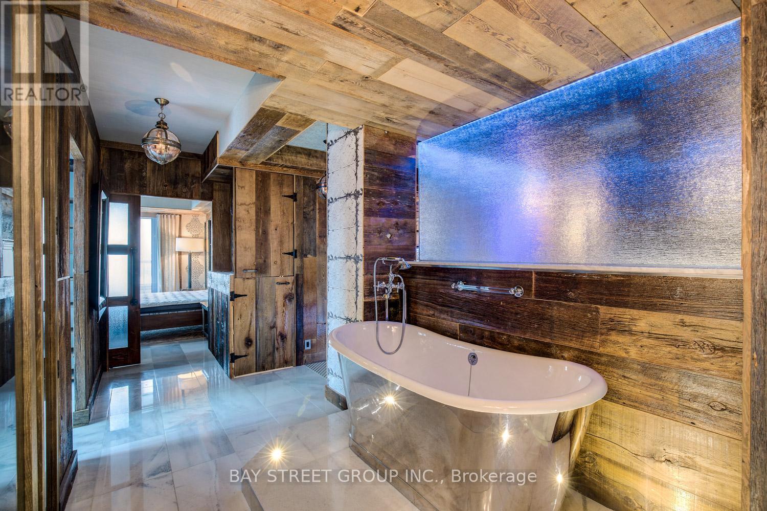 #301 68 YORKVILLE AVENUE - 14