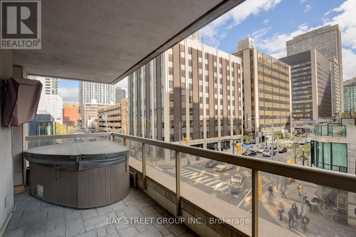 #301 68 YORKVILLE AVENUE - 17