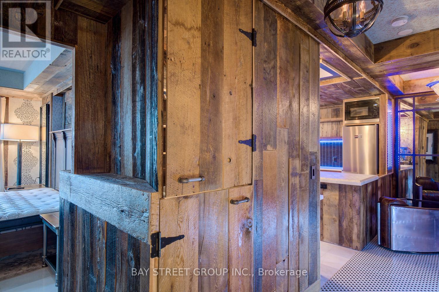 #301 68 YORKVILLE AVENUE - 23