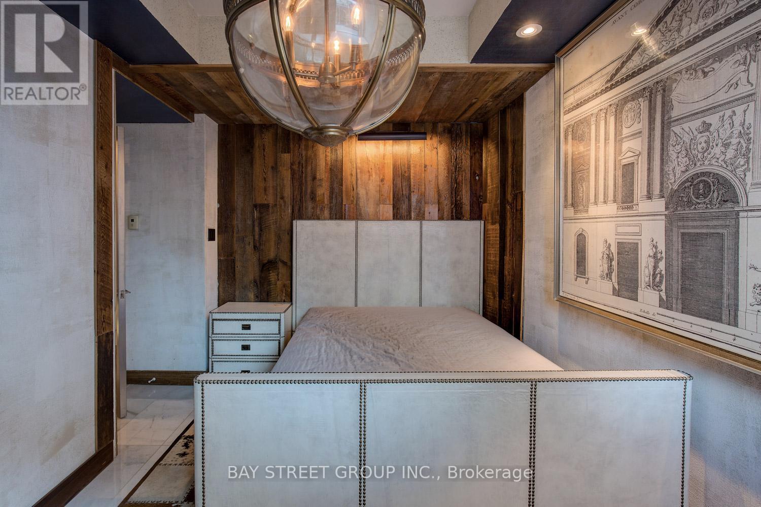 #301 68 YORKVILLE AVENUE - 24