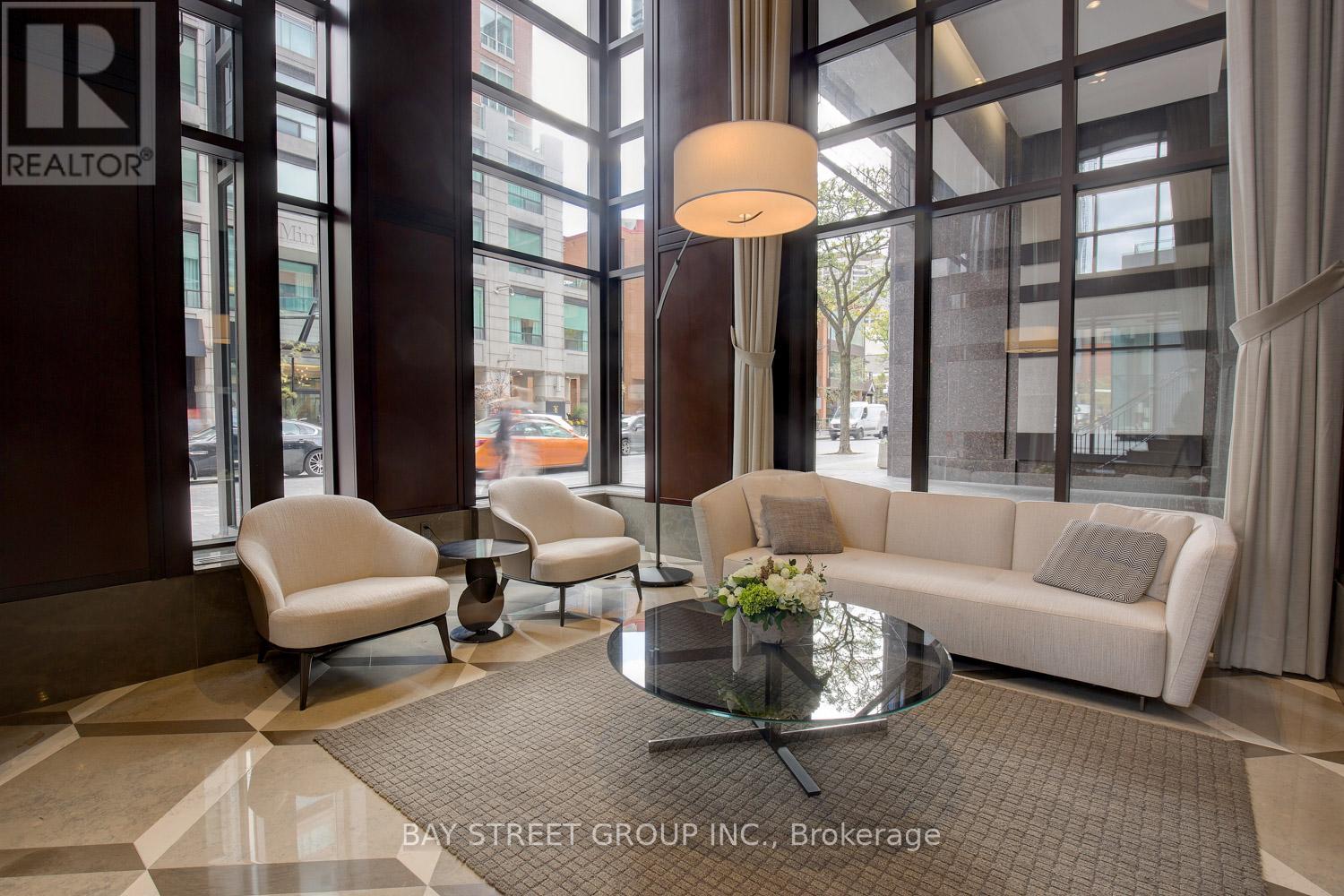 #301 68 YORKVILLE AVENUE - 25