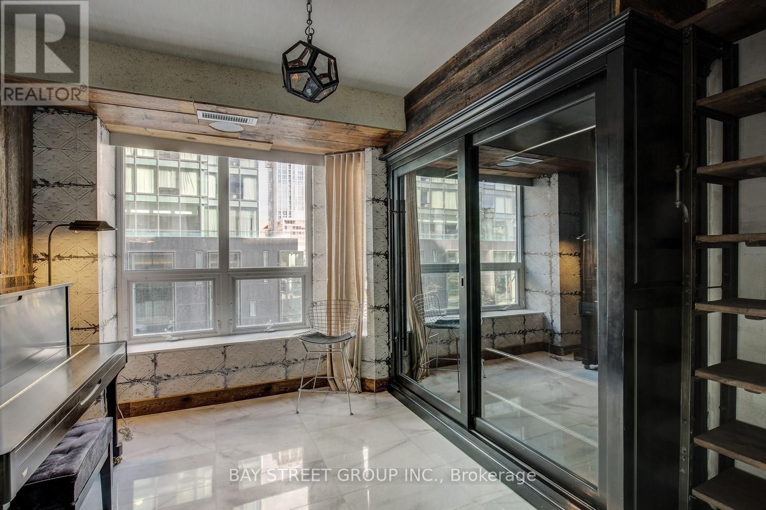 #301 68 YORKVILLE AVENUE - 7
