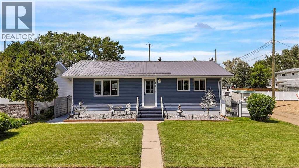 401 15 Street E - 1