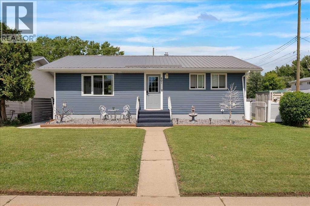 401 15 Street E - 5