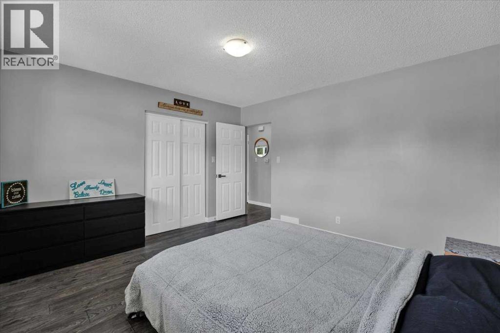 401 15 Street E - 20
