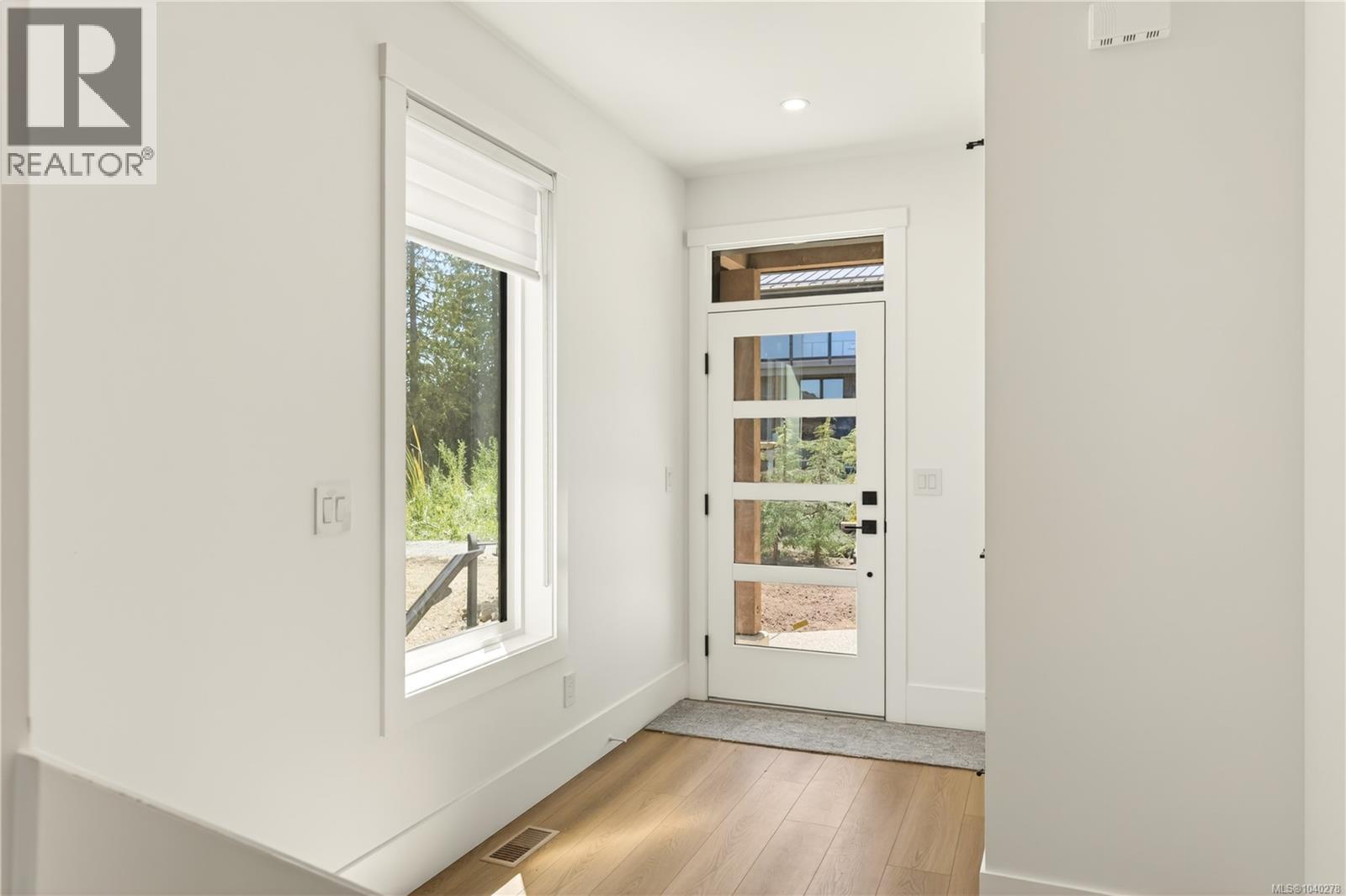#102 2302 Arbot Rd - 12