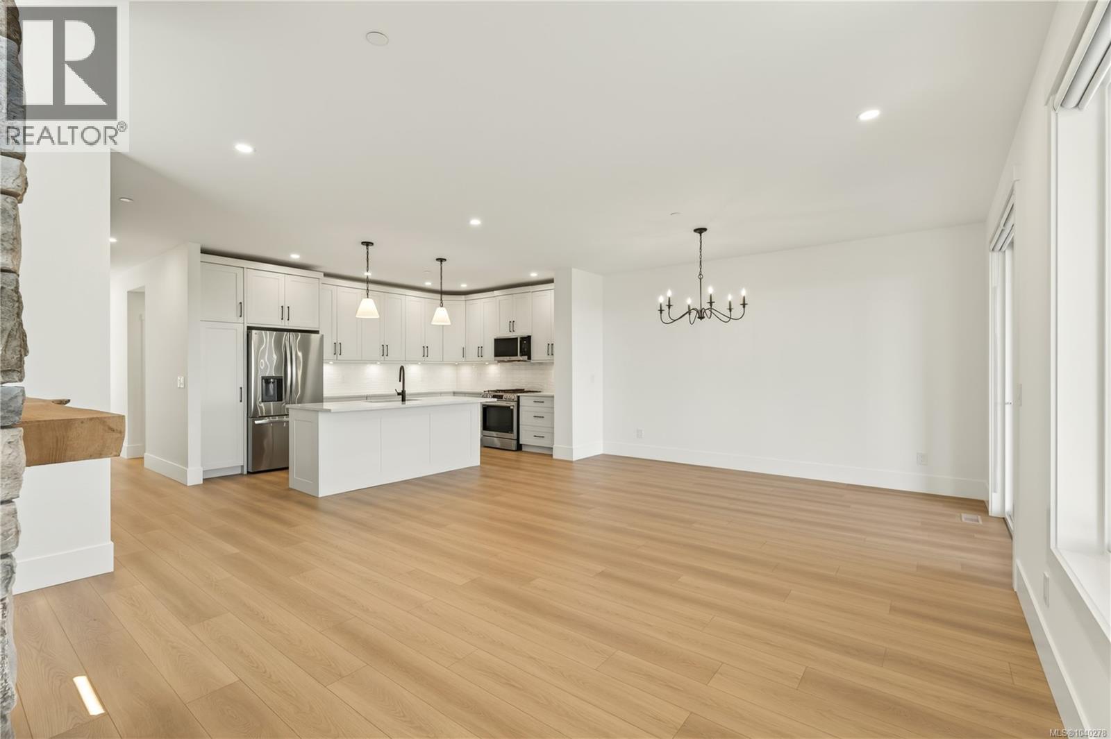#102 2302 Arbot Rd - 28