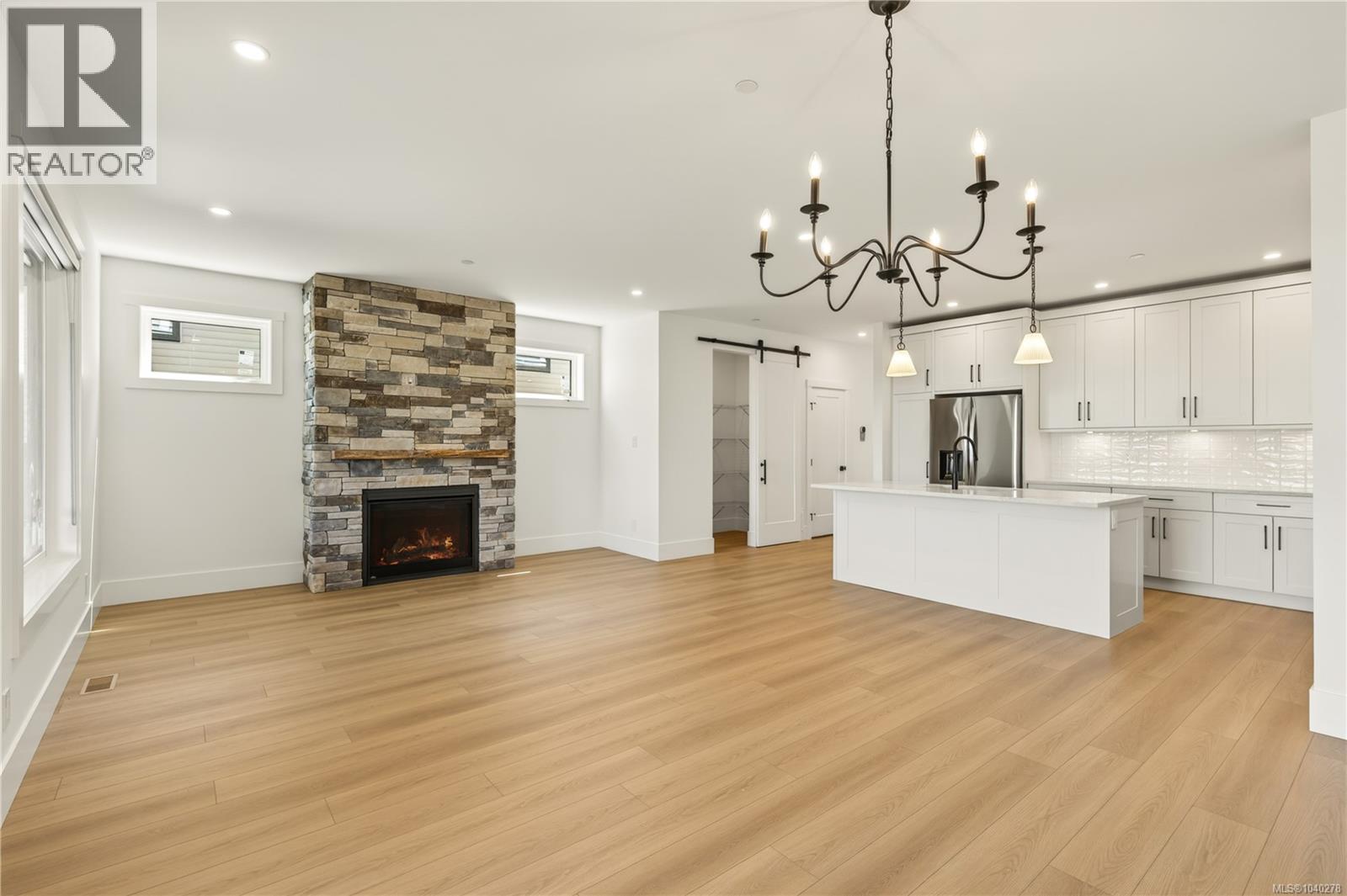 #102 2302 Arbot Rd - 8