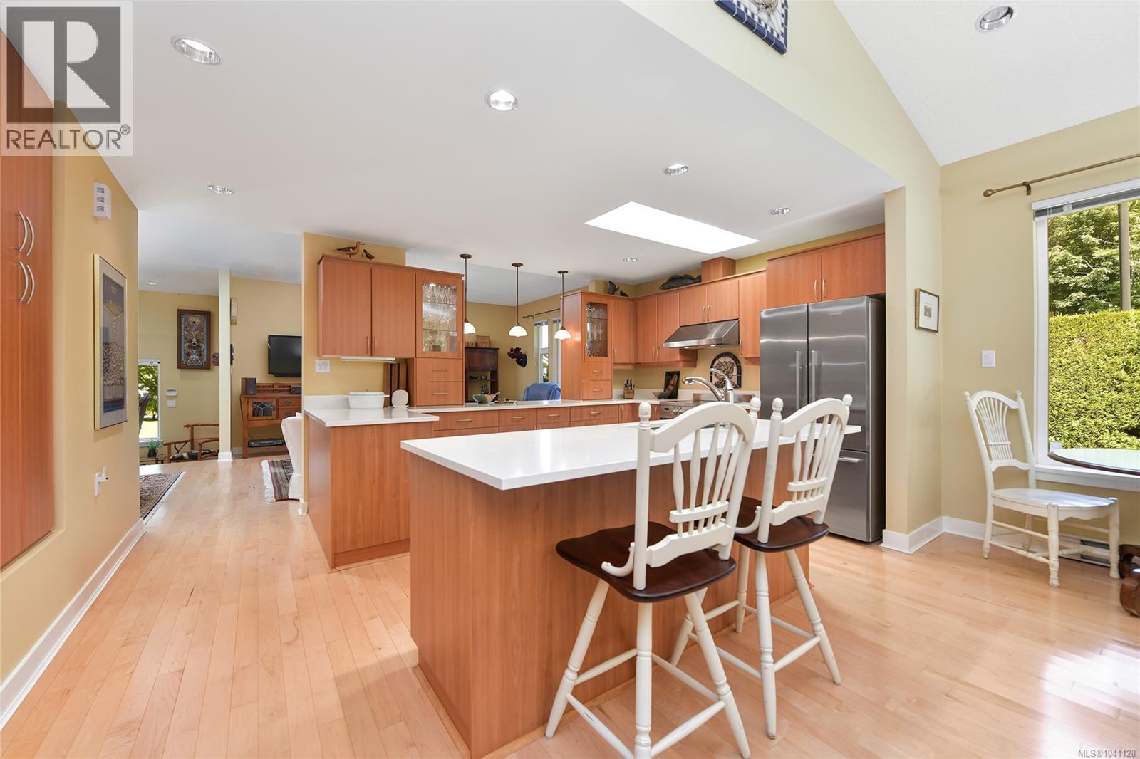  770 Hill Rise Lane, Saanich