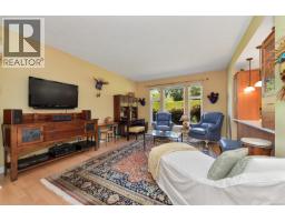 770 Hill Rise Lane, Saanich, BC V8Y3K2 Photo 11