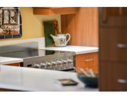 770 Hill Rise Lane, Saanich, BC V8Y3K2 Photo 15