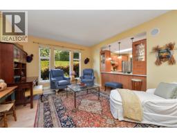 Living room - 770 Hill Rise Lane, Saanich, BC V8Y3K2 Photo 9