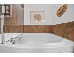 770 Hill Rise Lane, Saanich, BC V8Y3K2 Photo 40