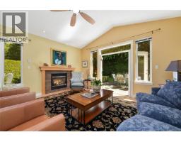 770 Hill Rise Lane, Saanich, BC V8Y3K2 Photo 20