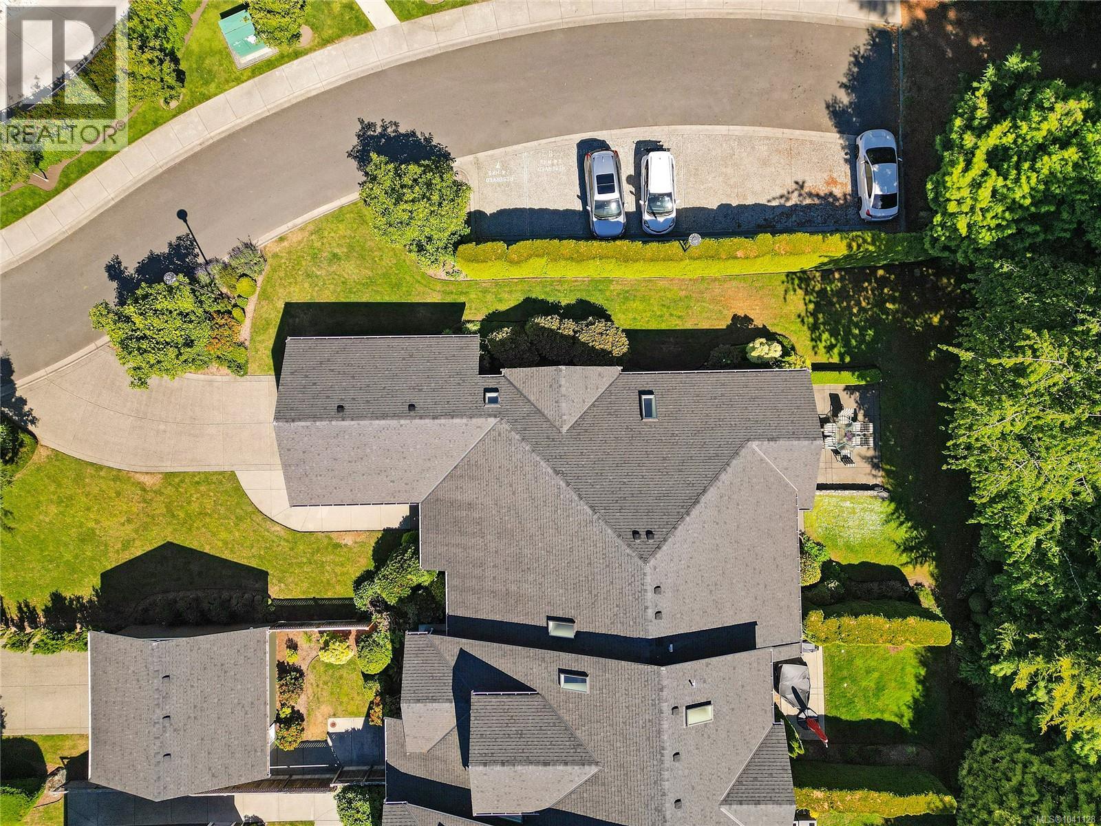  770 Hill Rise Lane, Saanich