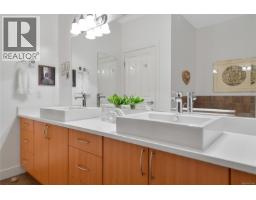 770 Hill Rise Lane, Saanich, BC V8Y3K2 Photo 34