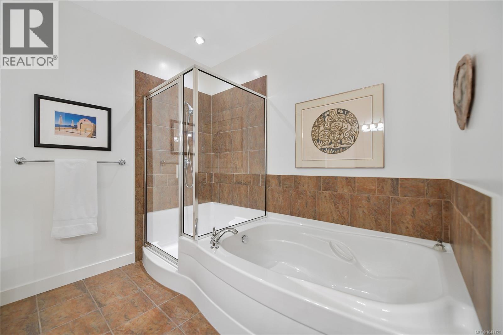  770 Hill Rise Lane, Saanich