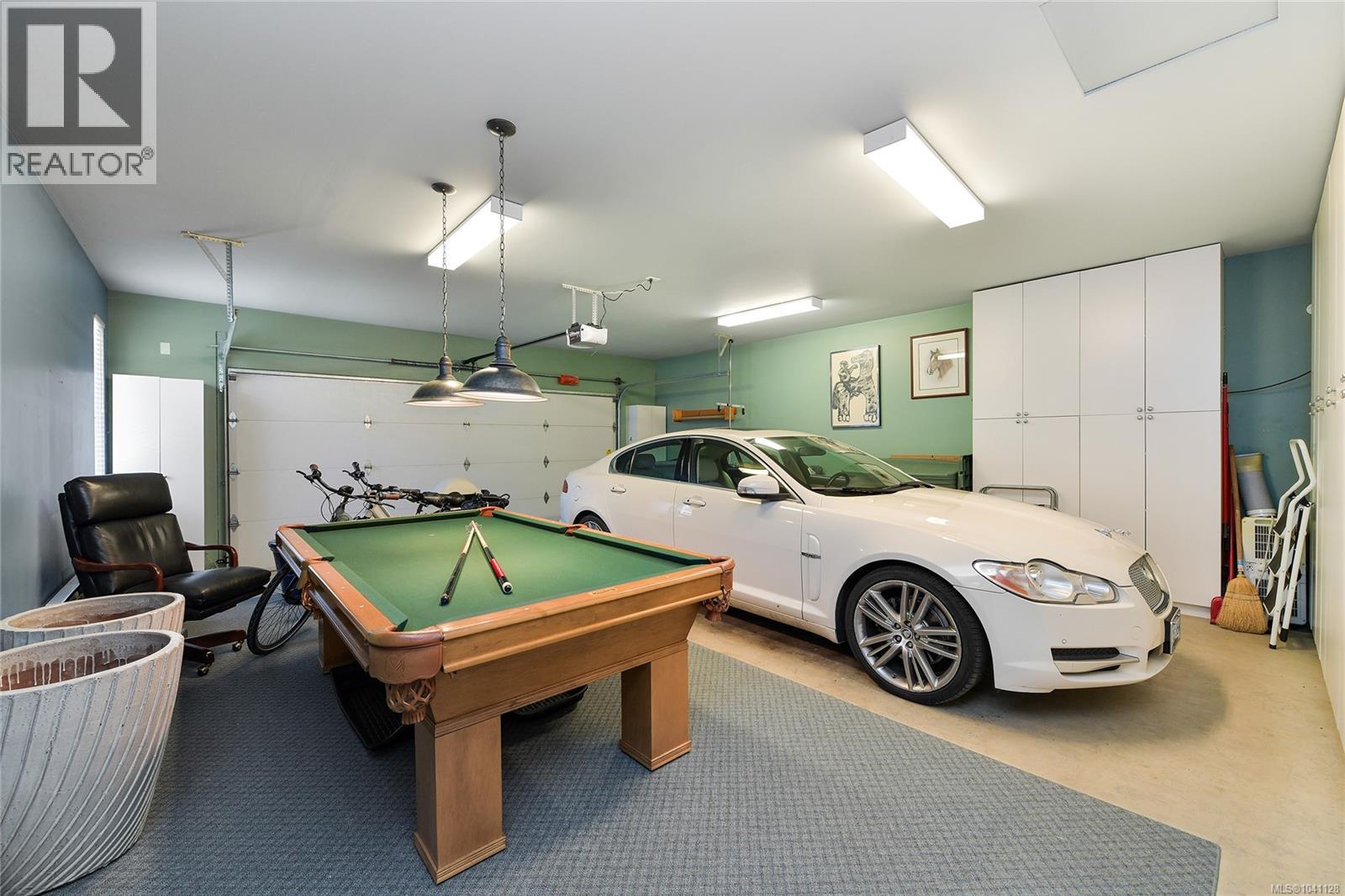  770 Hill Rise Lane, Saanich