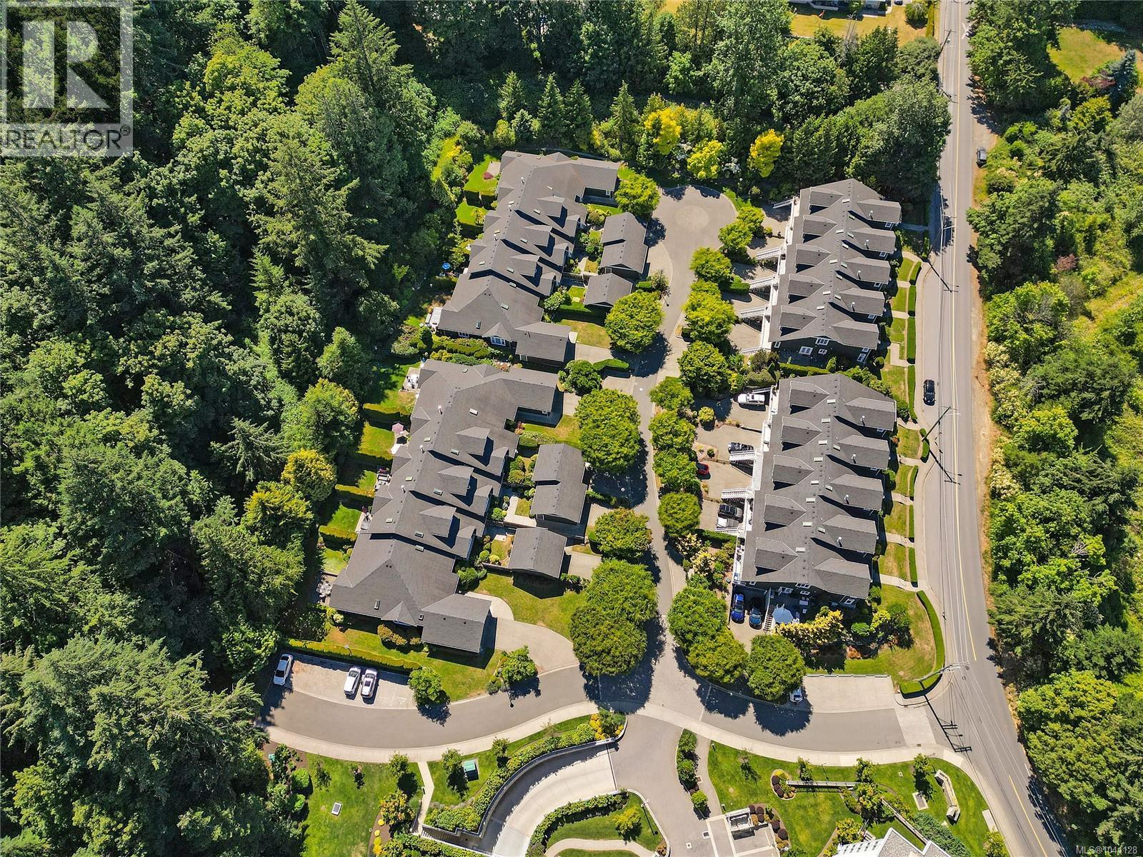  770 Hill Rise Lane, Saanich
