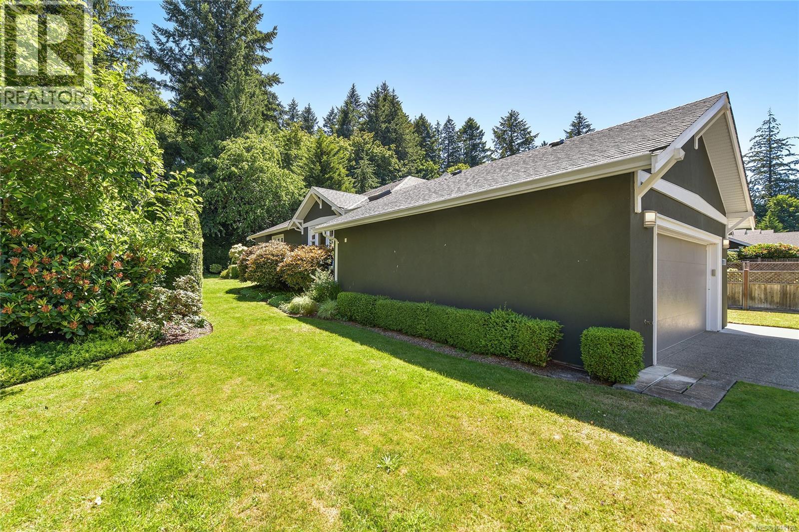  770 Hill Rise Lane, Saanich