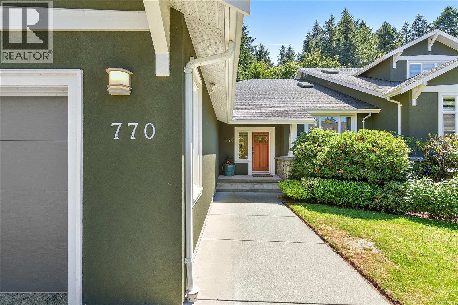  770 Hill Rise Lane, Saanich
