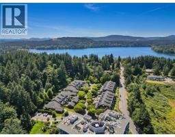 770 Hill Rise Lane, Saanich, BC V8Y3K2 Photo 81
