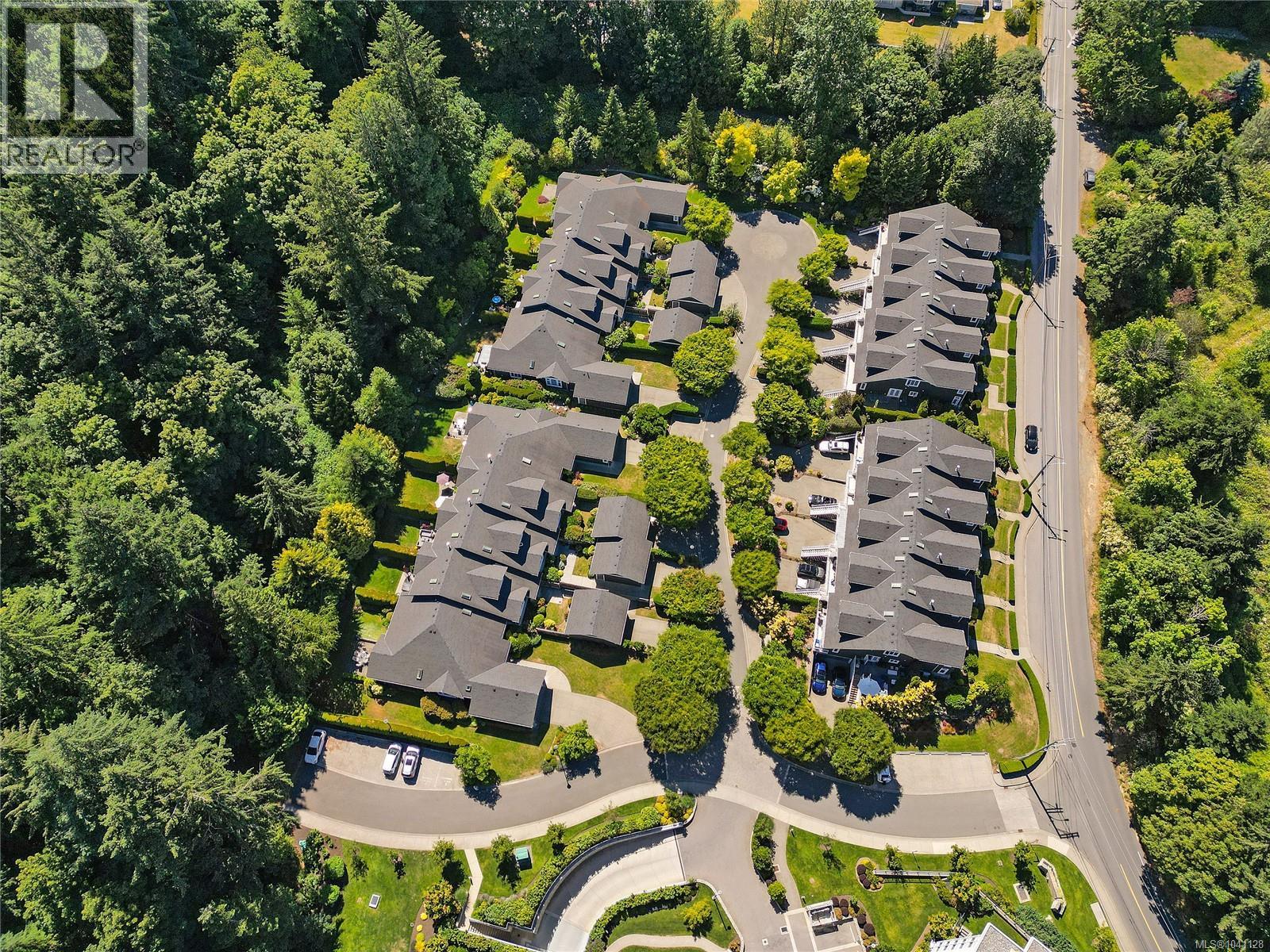  770 Hill Rise Lane, Saanich