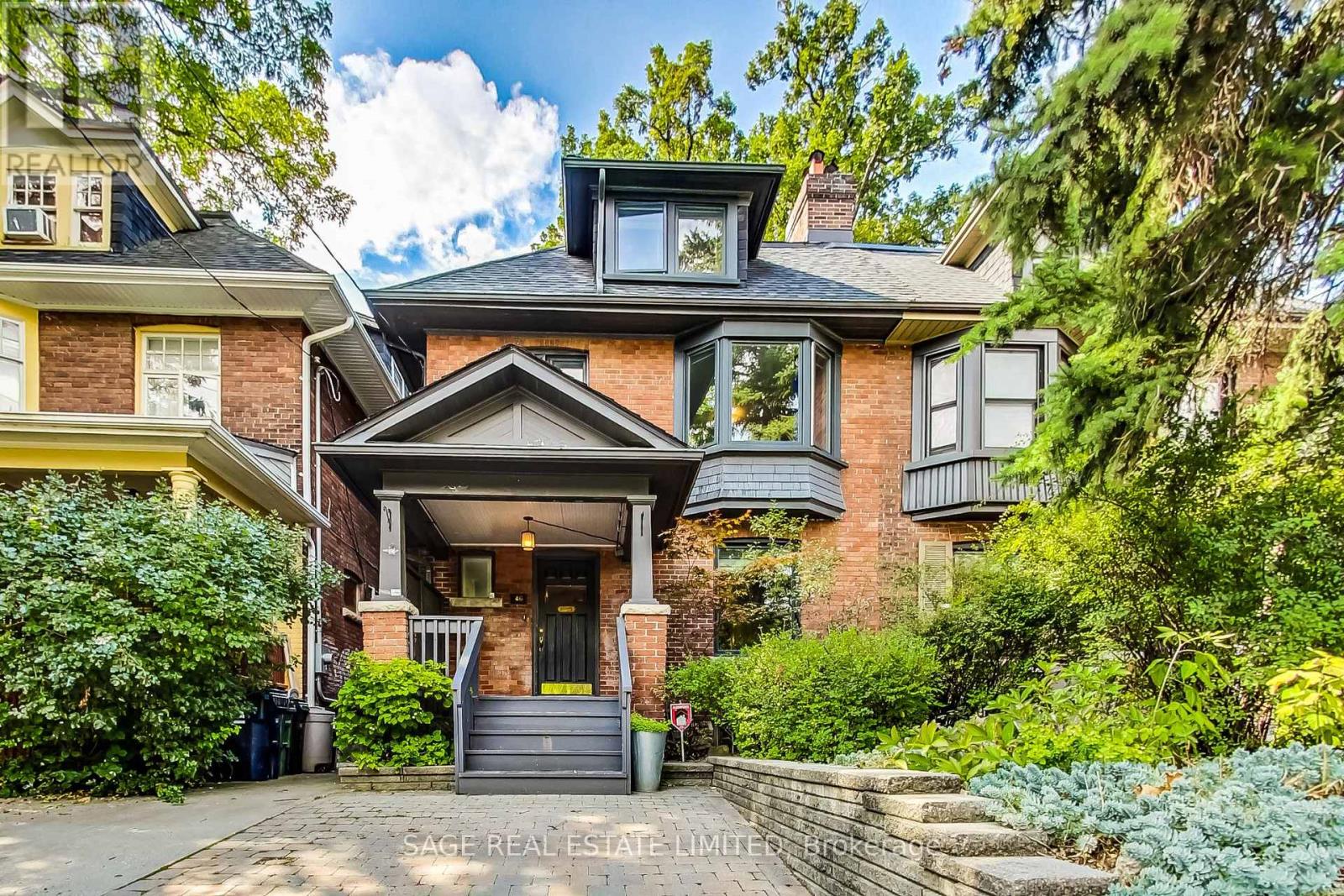 46 ALBERTA AVENUE - 1
