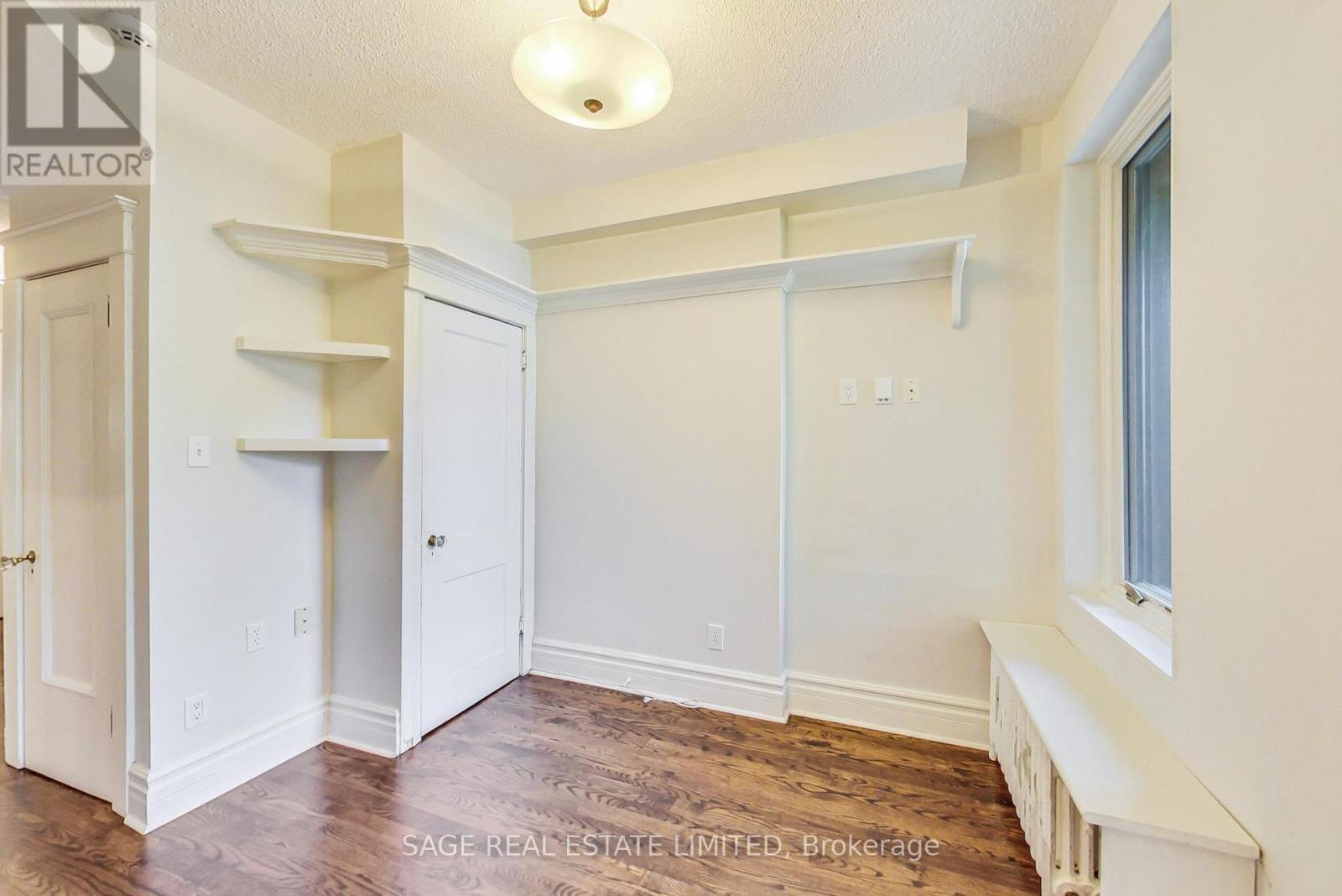 46 ALBERTA AVENUE - 12