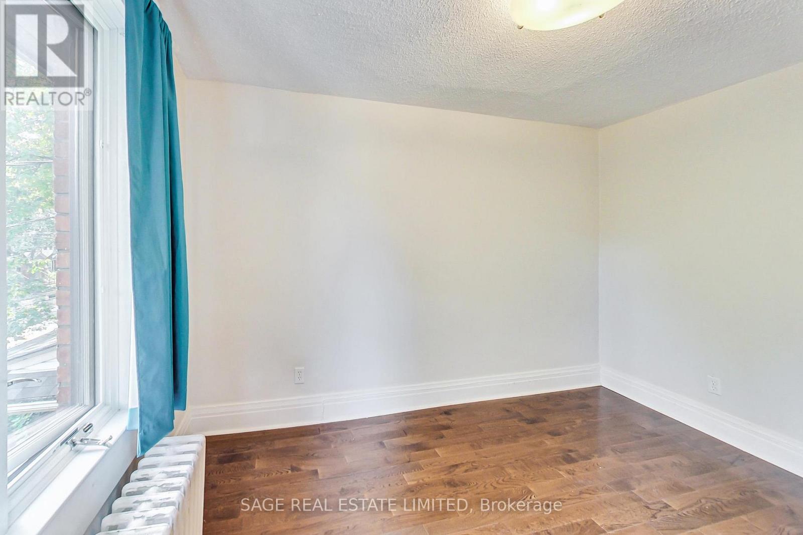 46 ALBERTA AVENUE - 18