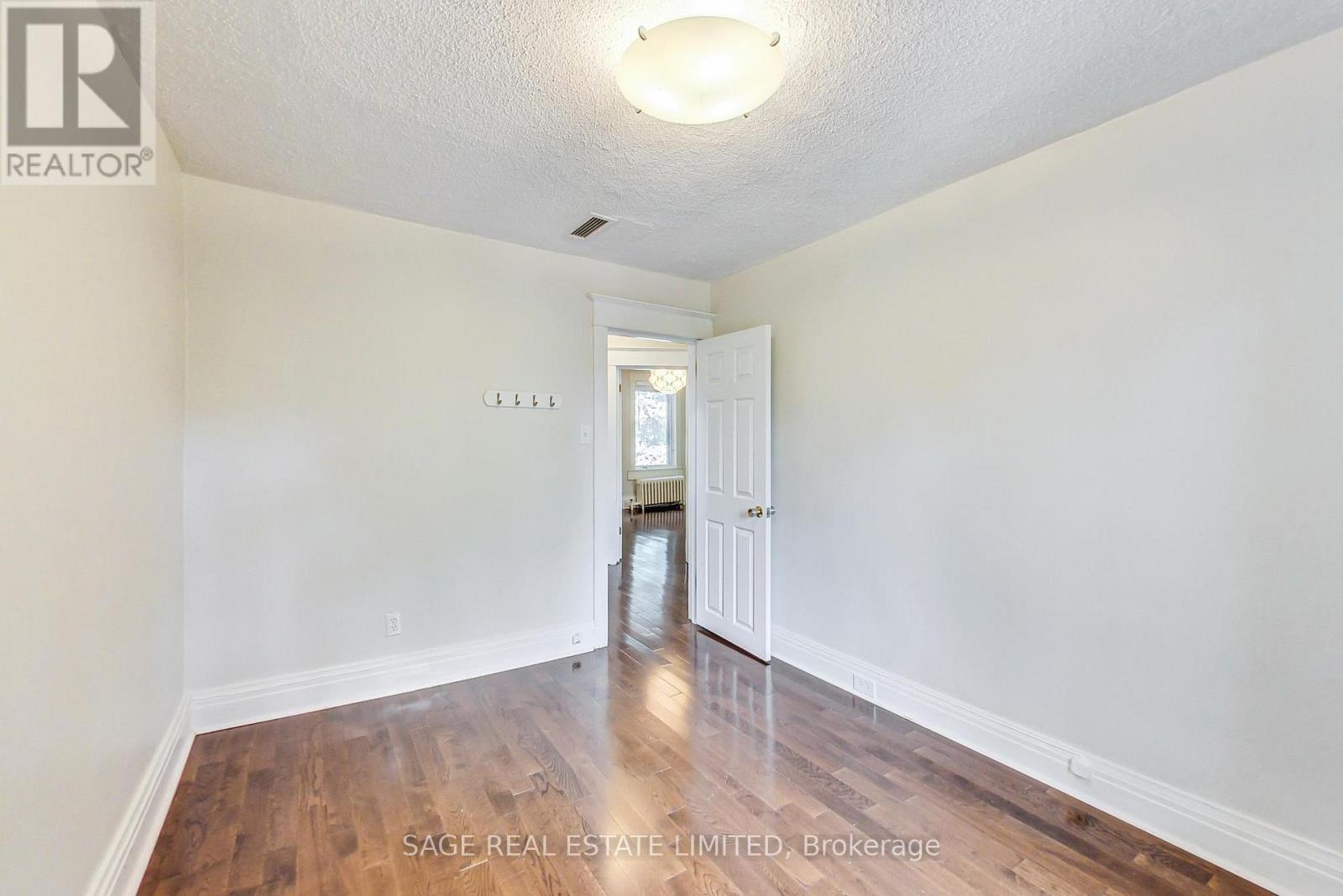 46 ALBERTA AVENUE - 19