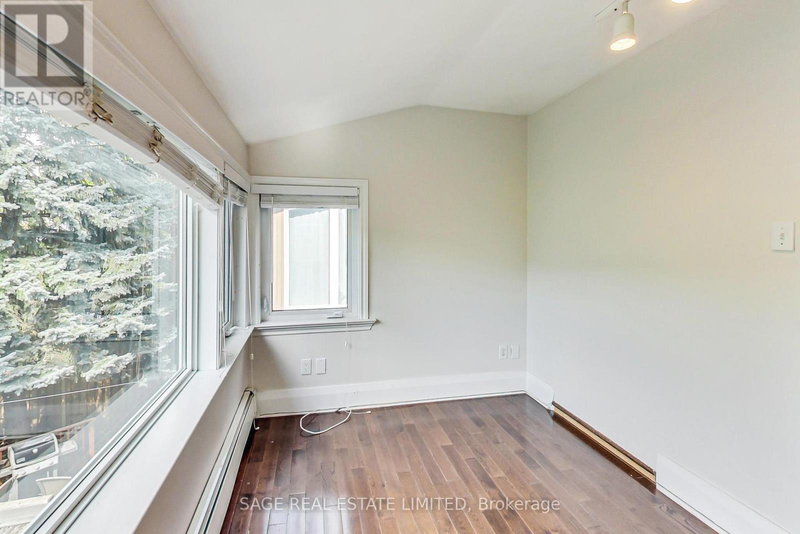 46 ALBERTA AVENUE - 24